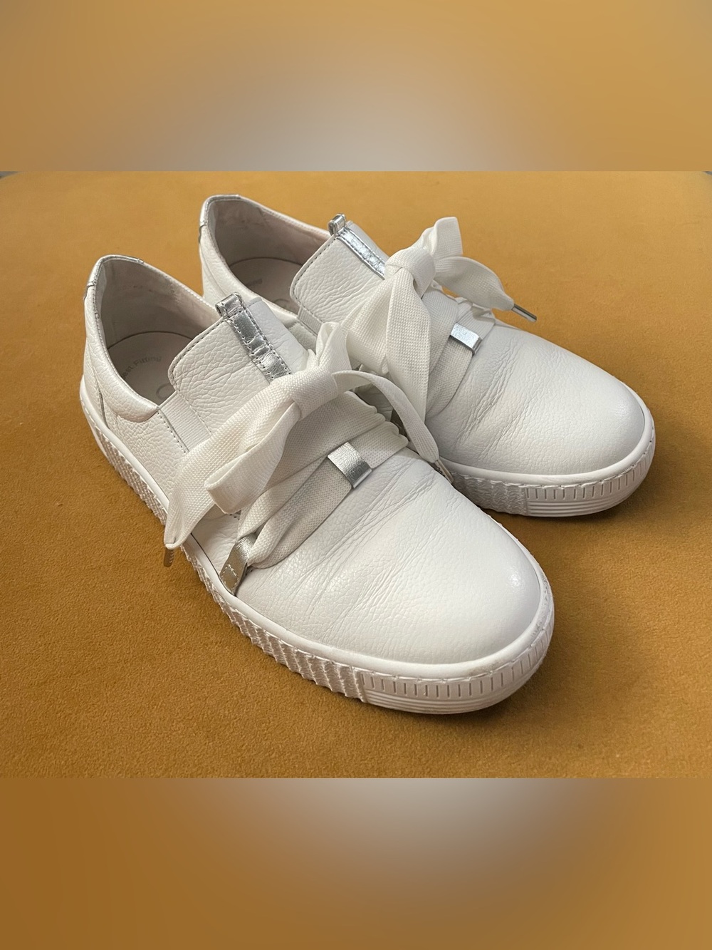 Gabor 43.333 white sneaker silver trim 7.5 (UK5)